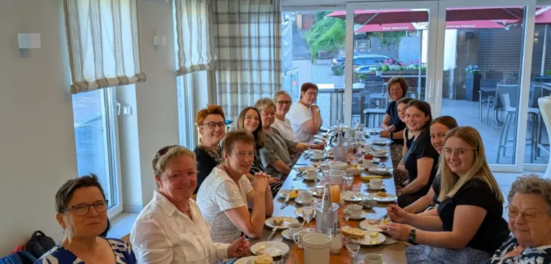 Kuchenbackfrauen landen beim CSD in Frankfurt